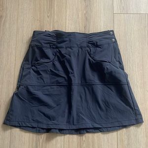 Athleta Women’s Hit the Trail Skirt 405141 Black w Built Ins Size 4